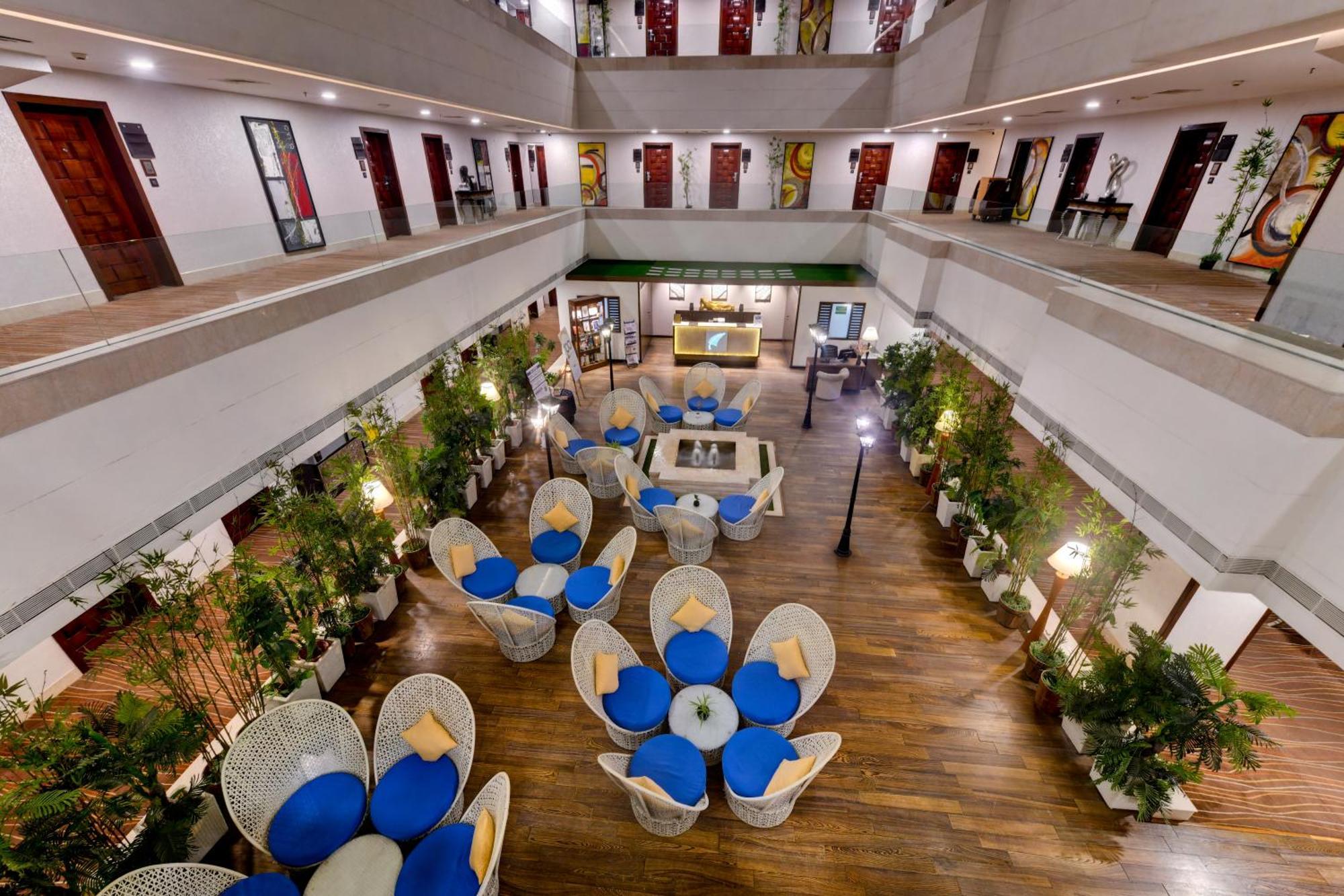 The Fern Residency Rajkot Hotell Exteriör bild